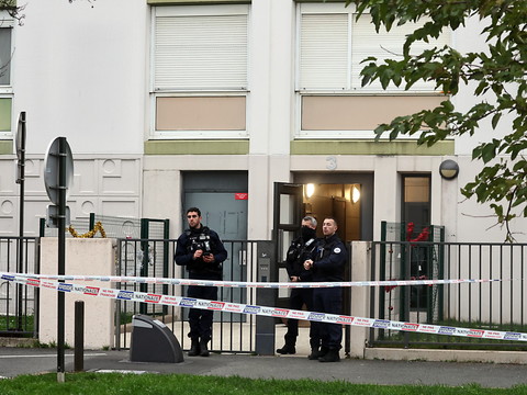 Mort d'un adolescent en France: quatre jeunes inculpés d'assassinat