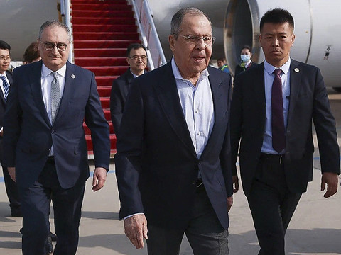 Le chef de la diplomatie russe Sergueï Lavrov est arrivé en Chine