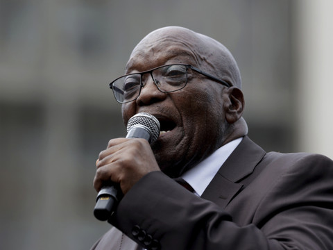 La justice autorise l'ex-président Zuma à être candidat