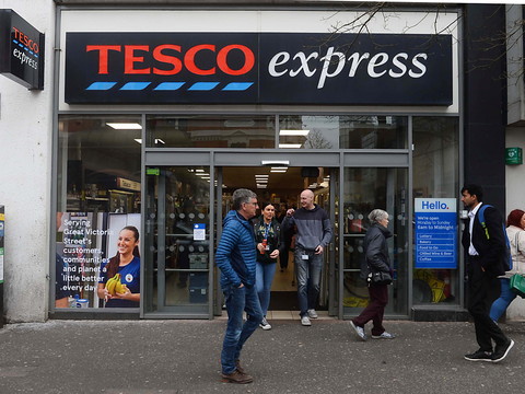 Tesco: bénéfice annuel en nette hausse