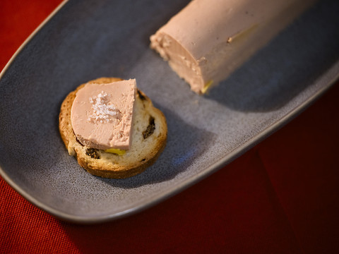 Le Conseil fédéral est opposé aux initiatives foie gras et fourrure