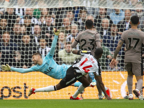 Angleterre: quatrième but de la saison pour Fabian Schär
