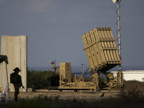 L'Iran a lancé plus de 200 drones et missiles contre Israël