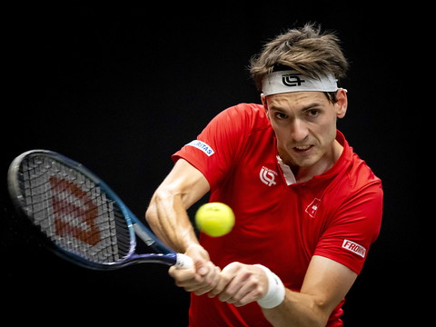 Hüsler passe l'écueil des qualifications à Munich