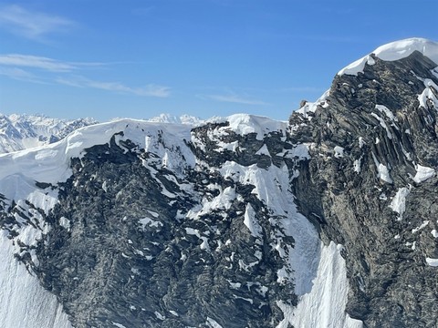 Un randonneur à ski perd la vie dans les Grisons