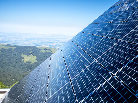 Oui des organisations environnementales à la loi sur l'électricité