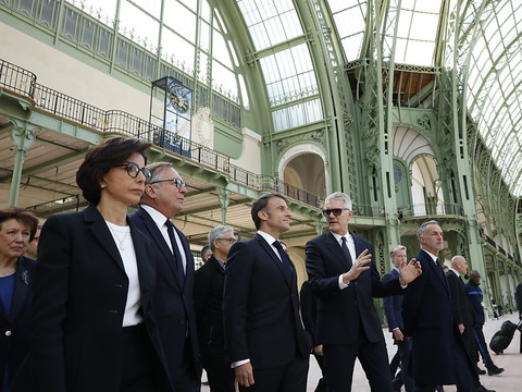 Macron évoque la piste d'un repli de la cérémonie d'ouverture