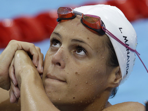 Laure Manaudou, première relayeuse française