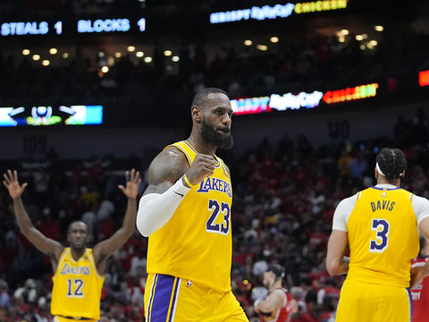 LeBron James jouera les play-off, pas Steph Curry