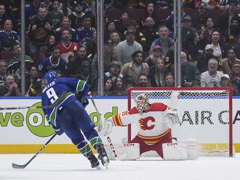 Une 50e victoire pour Pius Suter et Vancouver