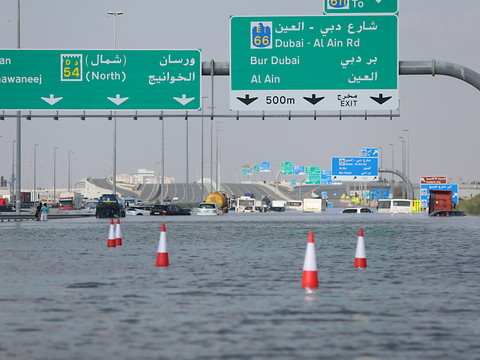 Perturbations à Dubaï au lendemain de pluies records