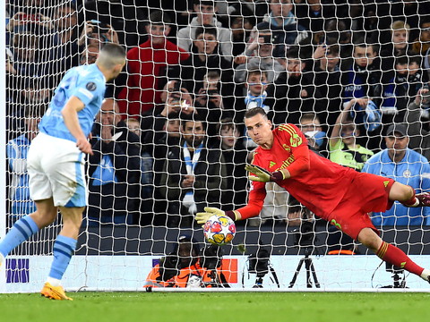 Ligue des champions: Manchester City battu aux tirs au but