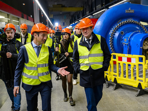Albert Rösti visite la centrale hydroélectrique de Veytaux (VD)