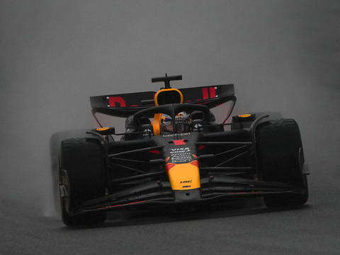 Verstappen remporte le sprint et creuse l'écart au championnat