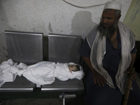 L'armée israélienne bombarde Rafah, violences en Cisjordanie
