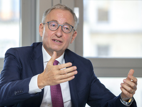L'ex-patron de la BCGE a touché 1,9 million de francs en 2023