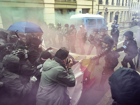 Droit de manifester: Amnesty International épingle la Suisse