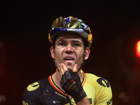 Wout Van Aert est remonté sur son vélo de course