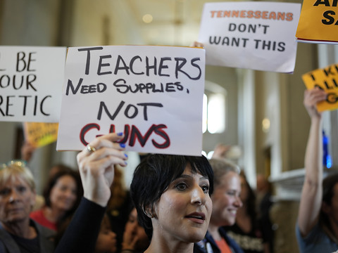 Le Tennessee veut autoriser les enseignants à porter une arme