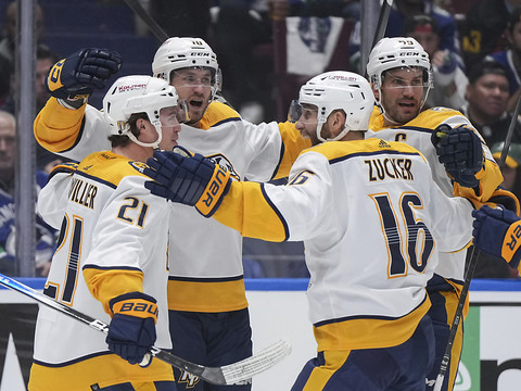 Les Predators égalisent à 1-1 face aux Canucks
