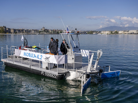 SeaCleaners présente son nouveau bateau de dépollution à Genève