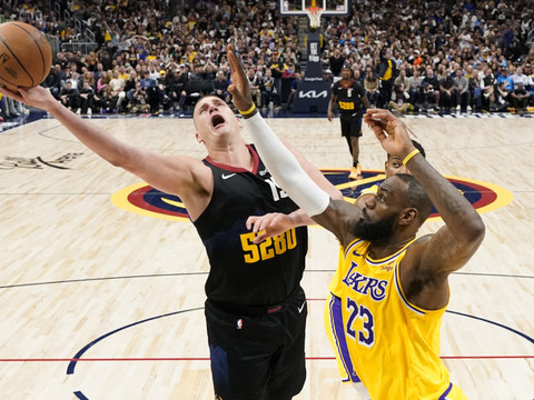 Denver mène 3-0 face aux Lakers