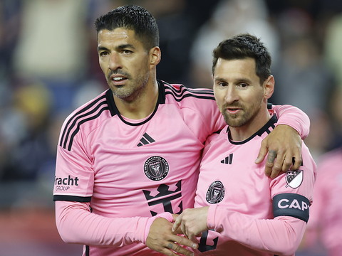 Nouveau doublé pour Messi