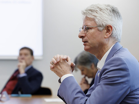 Le directeur général des SIG part à la retraite anticipée