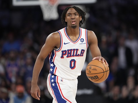 Exceptionnel, Maxey sauve Philadelphie