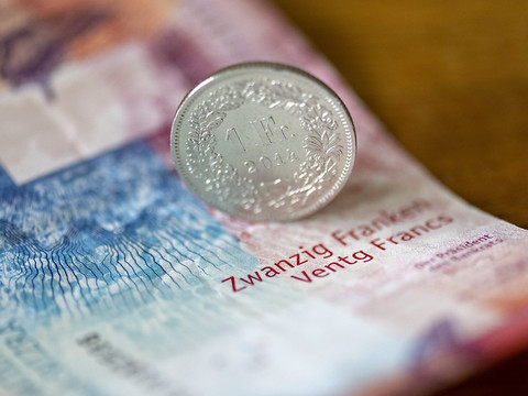La gauche contre la primauté des CCT en matière de salaire minimal