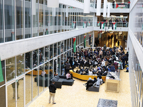 L'occupation de l'UNIL se poursuit dans le calme