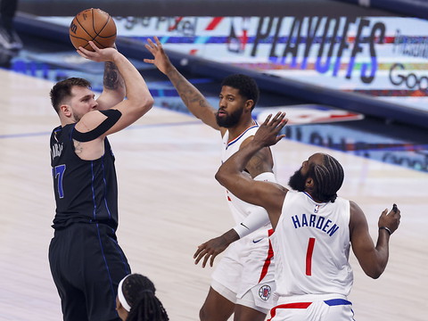 Les Mavs en demi-finale de Conférence