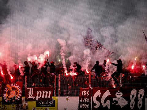 Torches au stade: le chef de la SFL veut des peines plus sévères