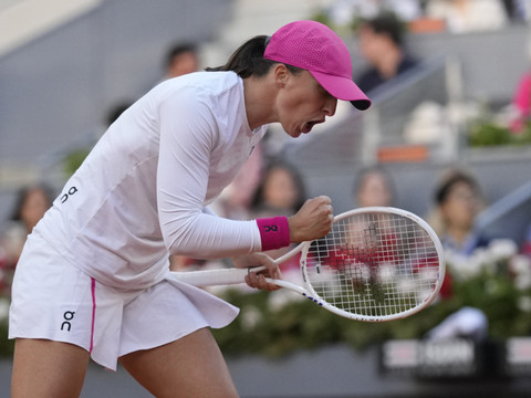 Swiatek prend sa revanche sur Sabalenka en finale
