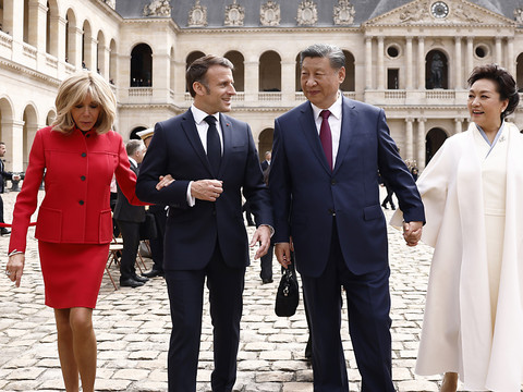 Echanges fermes entre Macron, Von der Leyen et Xi