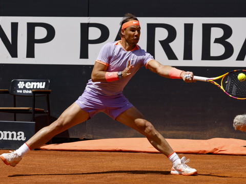 Nadal se qualifie difficilement pour le 2e tour