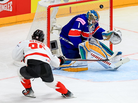 Le Canada bat la Grande-Bretagne 4-2 pour son entrée en lice