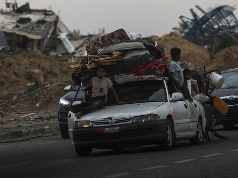 Israël bombarde Gaza et ordonne de nouvelles évacuations à Rafah
