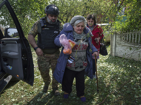 Moscou revendique la prise de six villages, centaines d'évacuations
