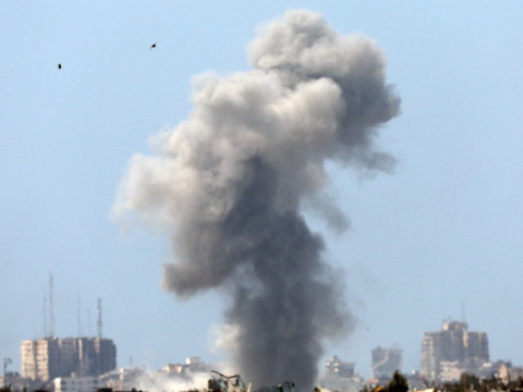 Frappes sur Gaza, commémorations en Israël assombries par la guerre