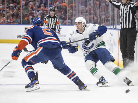 Pius Suter et Vancouver reprennent les devants