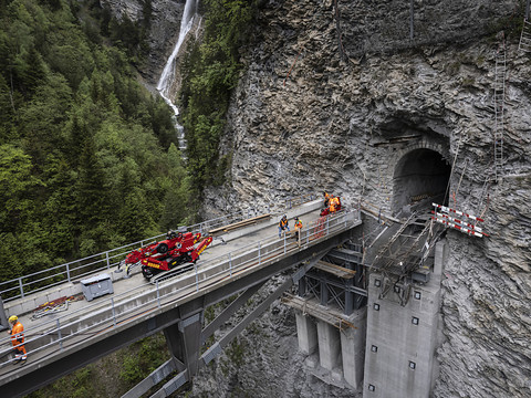 Les RhB ont dynamité le viaduc historique de Castiel