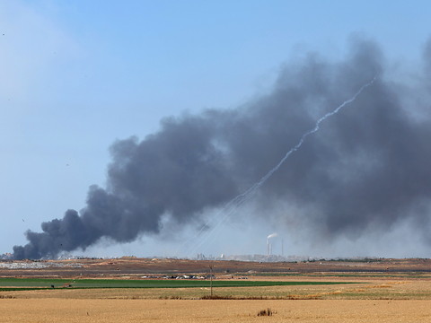 Raids israéliens et combats meurtriers à Gaza, près de 450'000 déplacés à Rafah
