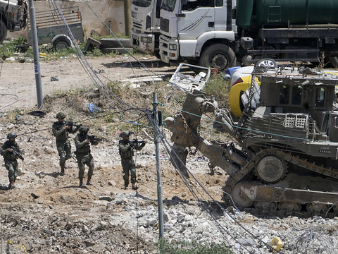 Les Palestiniens fuient Rafah: opérations intensifiées au sol