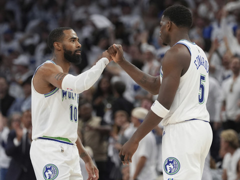 Minnesota écrase Denver de 45 points et force un match 7