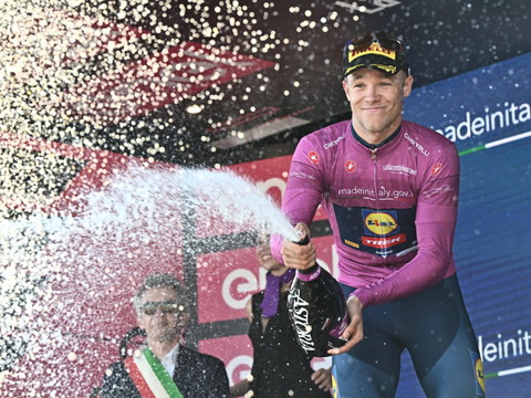 Une troisième victoire au sprint pour Jonathan Milan