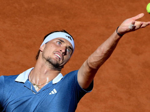 Zverev stoppe la sensation Tabilo et file en finale