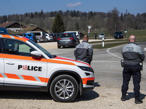 Deux bancomats attaqués à l'explosif en Ajoie