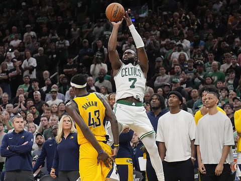 Boston arrache une première victoire contre Indiana