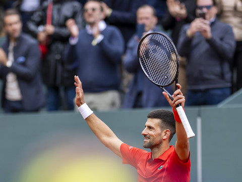 Djokovic bat Griekspoor en deux sets en quart de finale